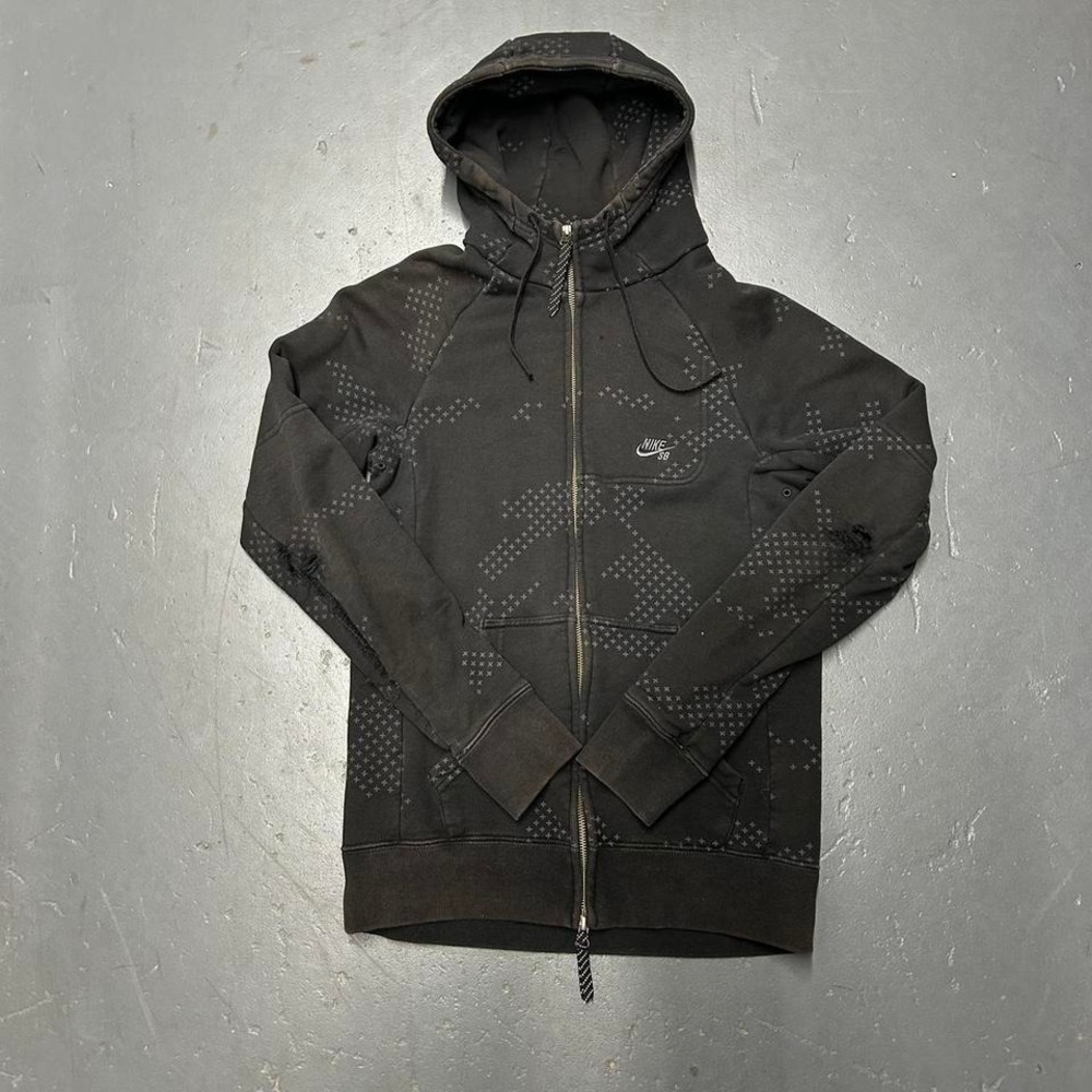 Y2K faded and distressed black Nike SB all over print zip up skater Hoodie
